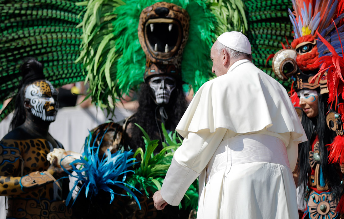 Папа римский Франциск во время традиционной всеобщей аудиенции в Ватикане