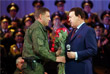 Премьер-министр ДНР Александр Захарченко и певец Иосиф Кобзон (слева направо) в Донецком театре оперы и балета. 2014 год.