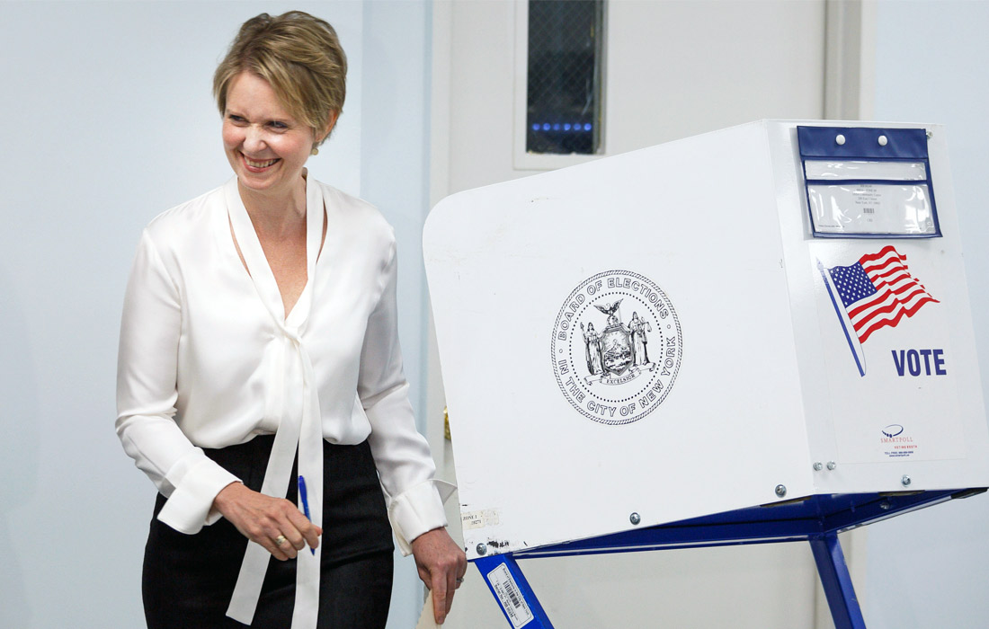 Актриса Синтия Никсон, известная ролью Миранды в сериале "Секс в большом городе", проиграла праймериз Демократической партии в борьбе за право стать кандидатом на выборах губернатора штата Нью-Йорк. Никсон набрала 35% голосов избирателей, проиграв нынешнему губернатору штата Эндрю Куомо, занимающему пост с 2011 года.