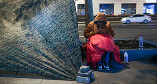 Очередь у магазина re:Store в Москве