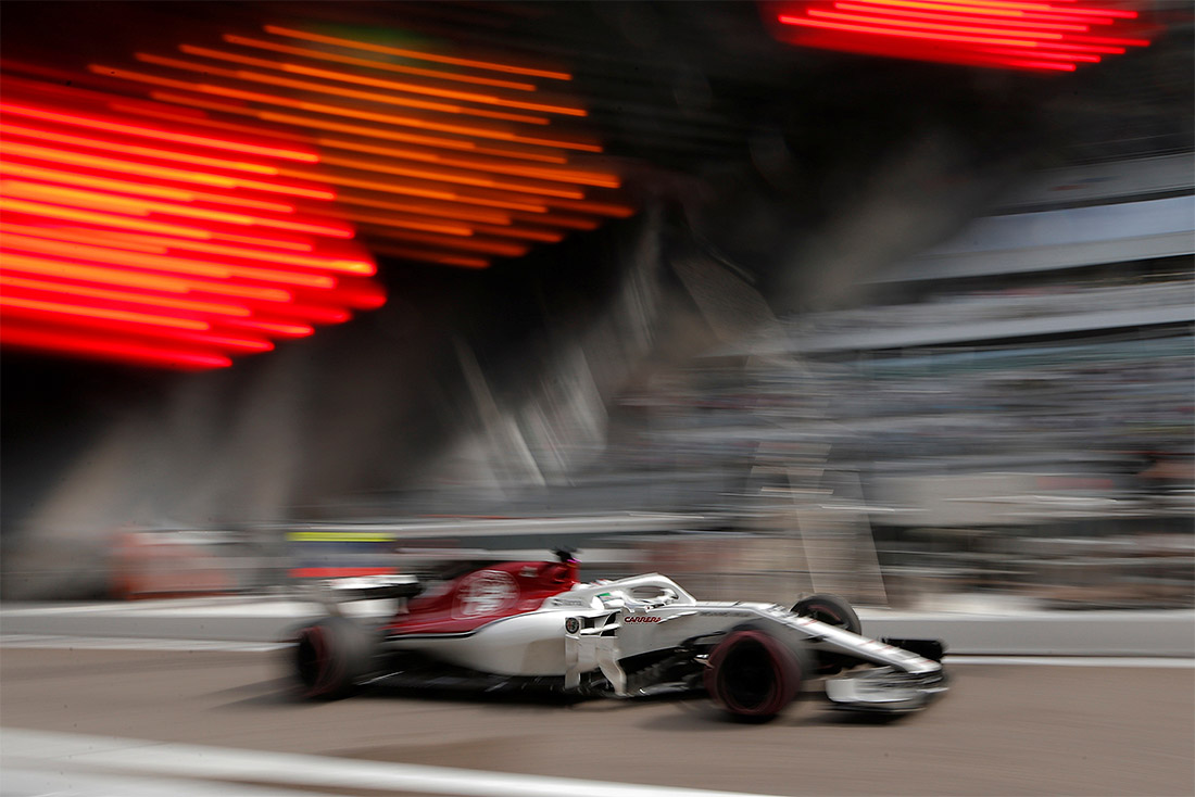 В Сочи прошли свободные заезды гран-при "Формулы-1"