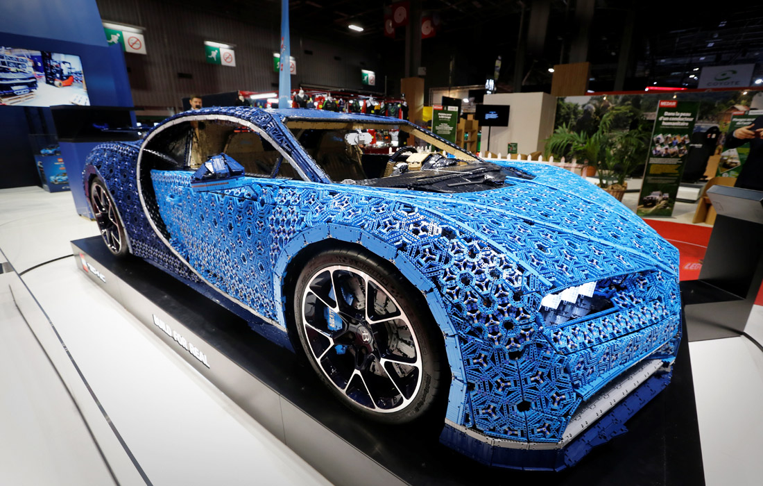   Bugatti Chiron  LEGO