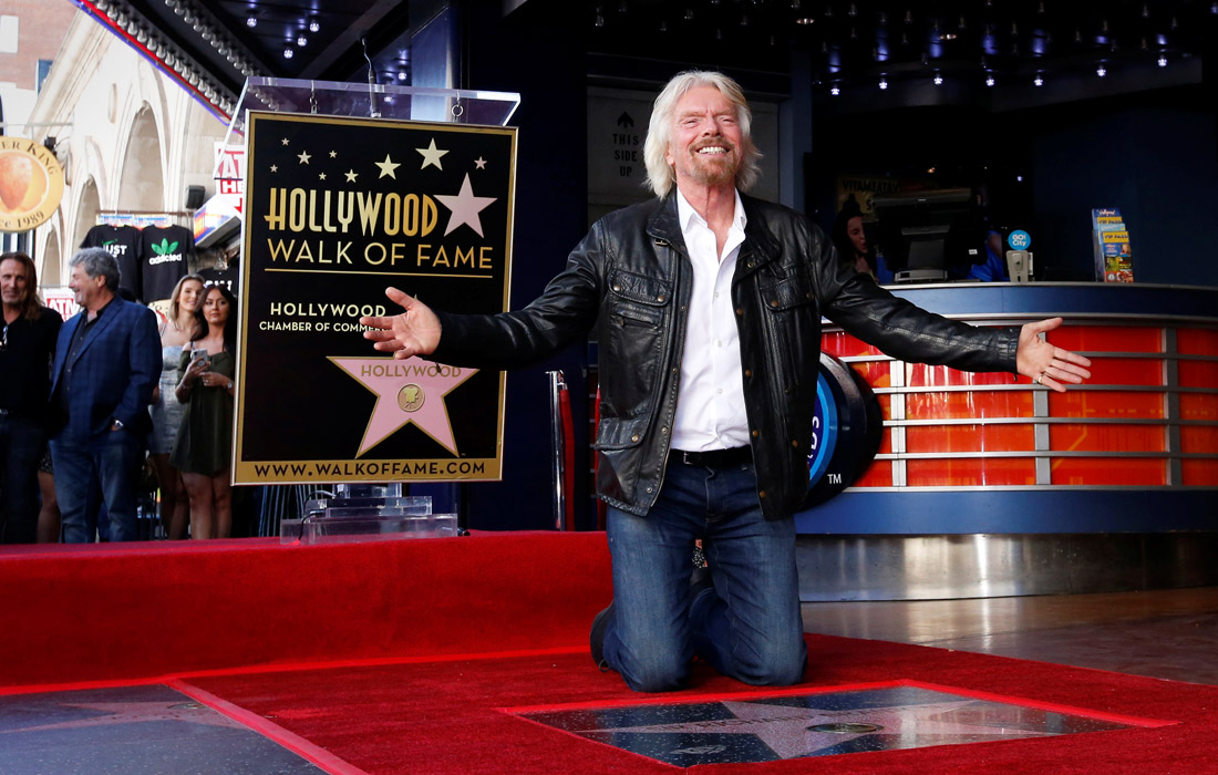 Основатель Virgin Group британский миллиардер Ричард Брэнсон получил именную звезду на Аллее славы Голливуда