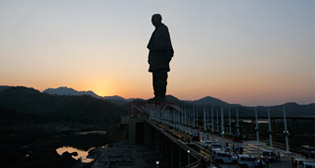 В Индии возвели самую высокую в мире статую