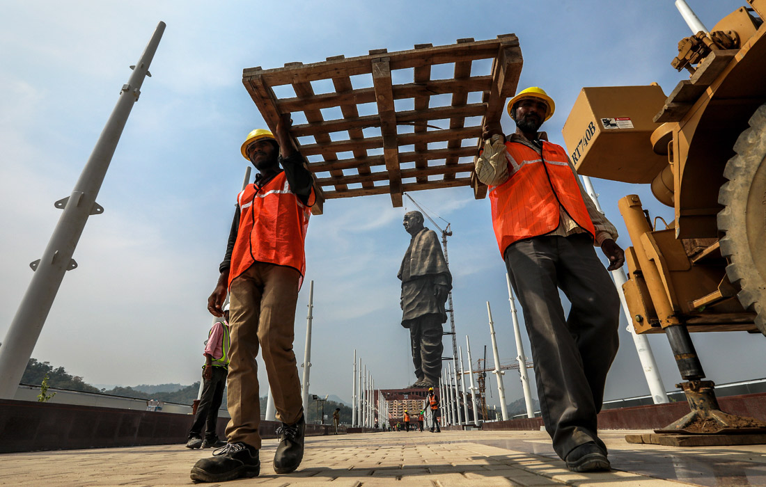 В работах было задействовано более 3000 рабочих. Стоимость строительства составила порядка 430 миллионов долларов.