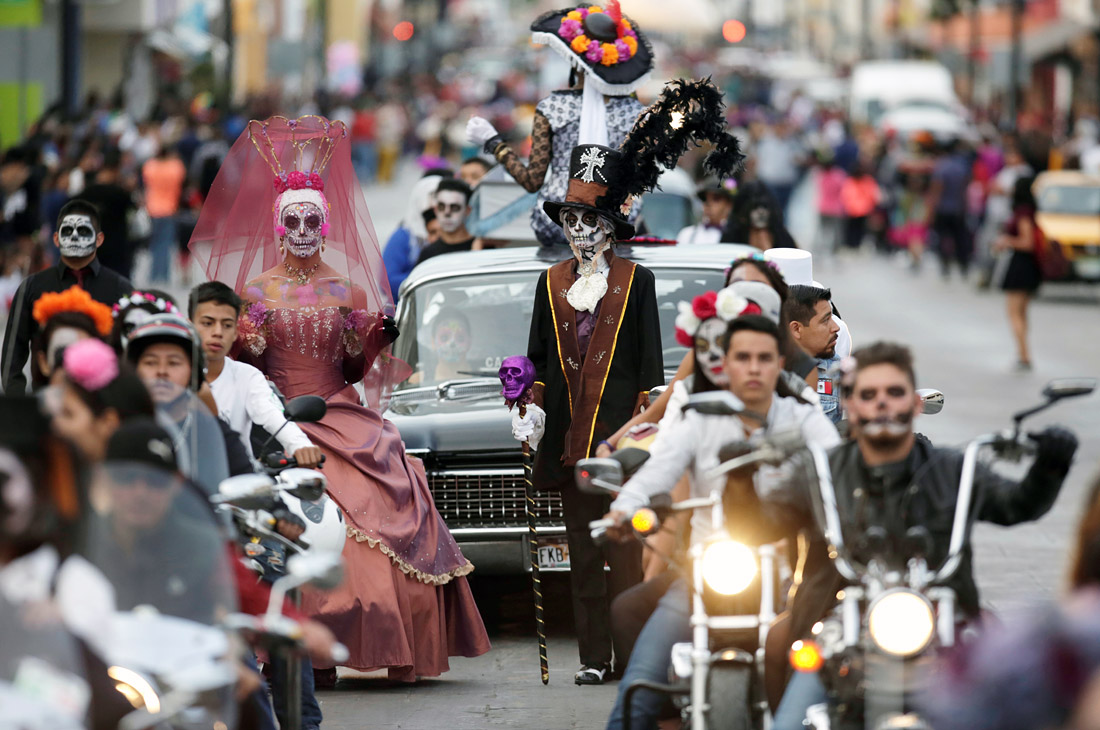 Празднование "Дня мертвых" в Мексике