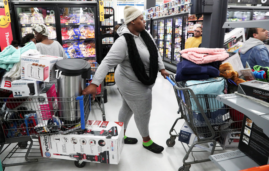 Рождественские скидки в магазине Walmart в американском Вестбери