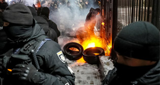 Протесты у посольства России в Киеве