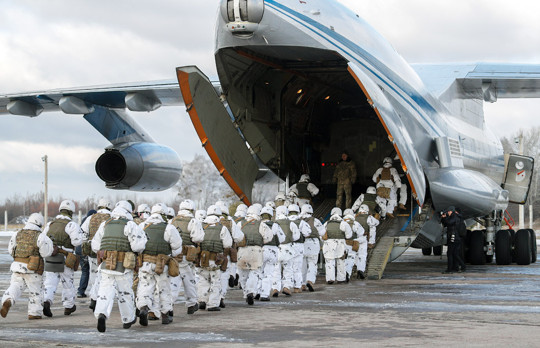 Переброска подразделения десантно-штурмовых войск Украины к границе с Россией