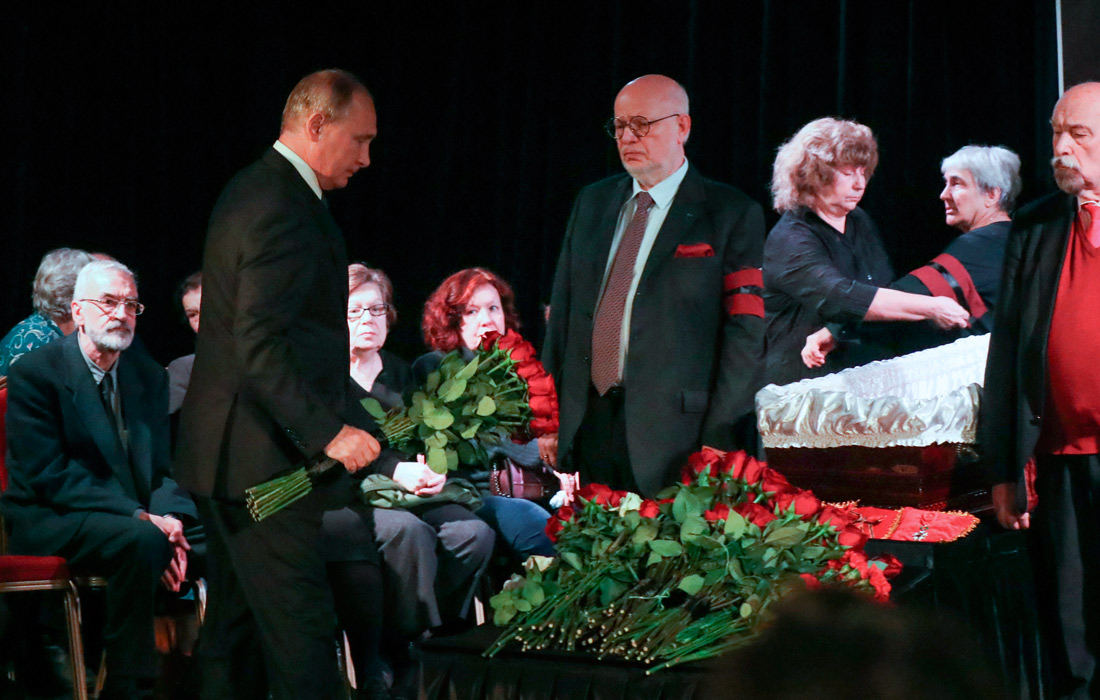 Президент РФ Владимир Путин во время церемонии прощания