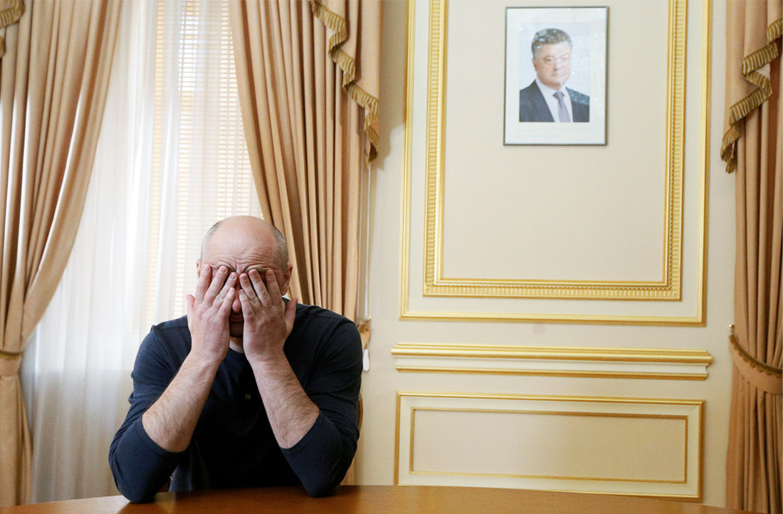 31 мая. Вечером 29 мая сначала СМИ, затем и власти Украины сообщили, что российского журналиста Аркадия Бабченко застрелили на пороге его квартиры в Киеве. На следующий день глава СБУ Василий Грицак заявил, что покушение было постановочным, а информация об "убийстве" Бабченко была частью спецоперации, направленной на предотвращение покушения на журналиста.