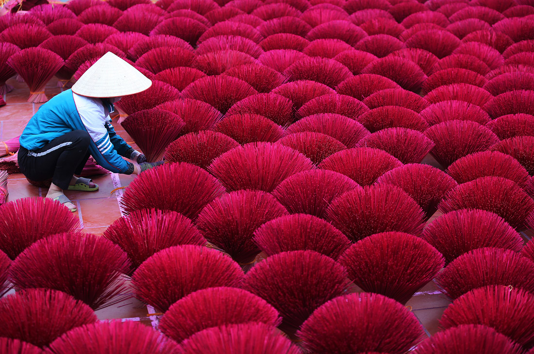 Производство благовоний во Вьетнаме в преддверии Нового года по лунному календарю