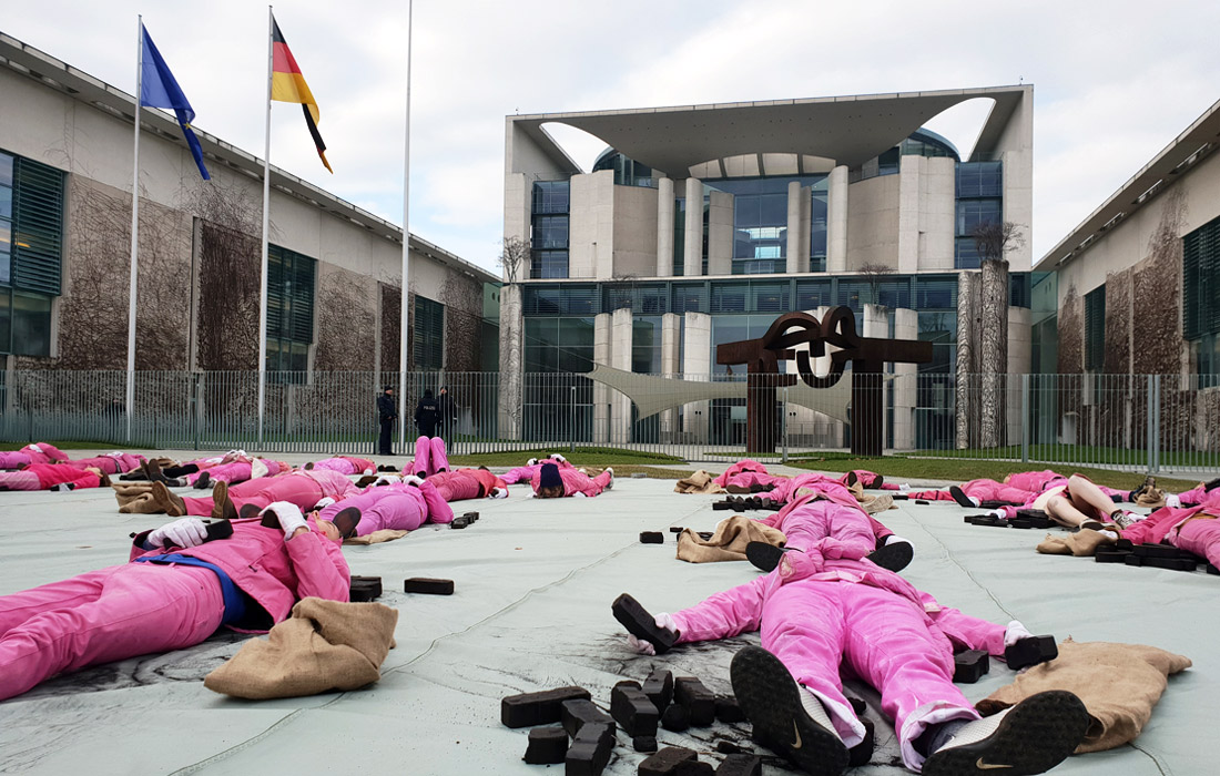 В Берлине прошла акция Greenpeace против сжигания угля для выработки электроэнергии