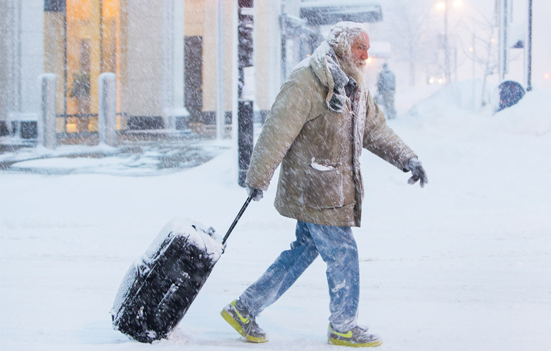 При таких температурах и силе ветра обморожение открытых участков кожи может наступить уже в течение пяти минут