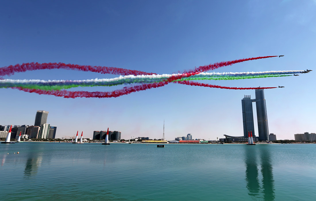 Чемпионат мира по авиагонкам Red Bull Air Race в Абу-Даби
