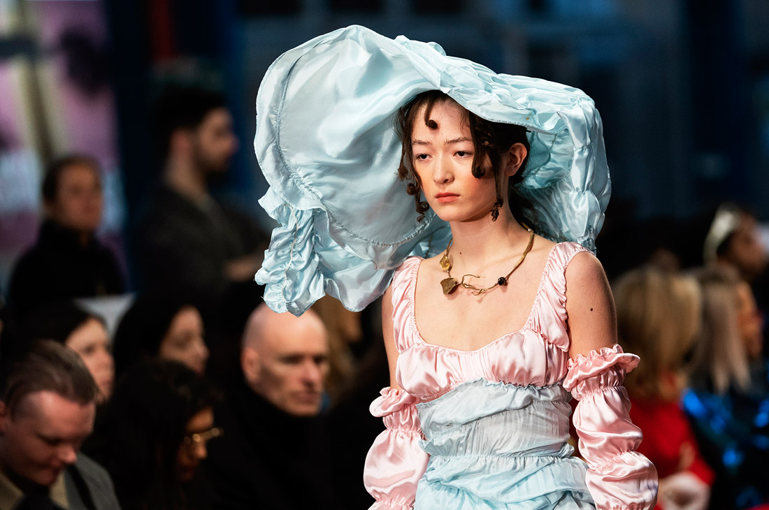 Показ молодых дизайнеров Fashion East