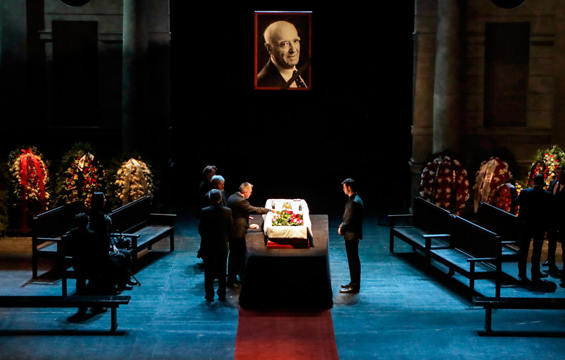 Прощание в театре им. Вахтангова