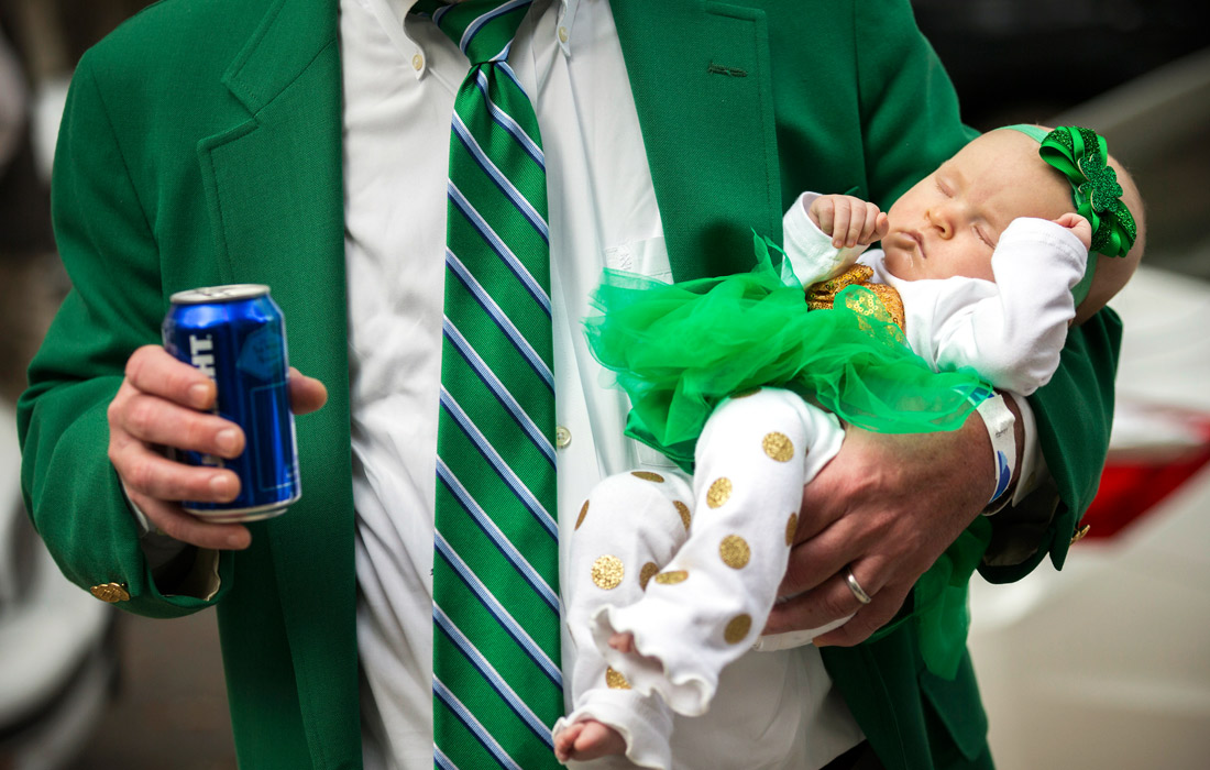 Празднование Дня cвятого Патрика в Саванне на юго-востоке штата Джорджия, США