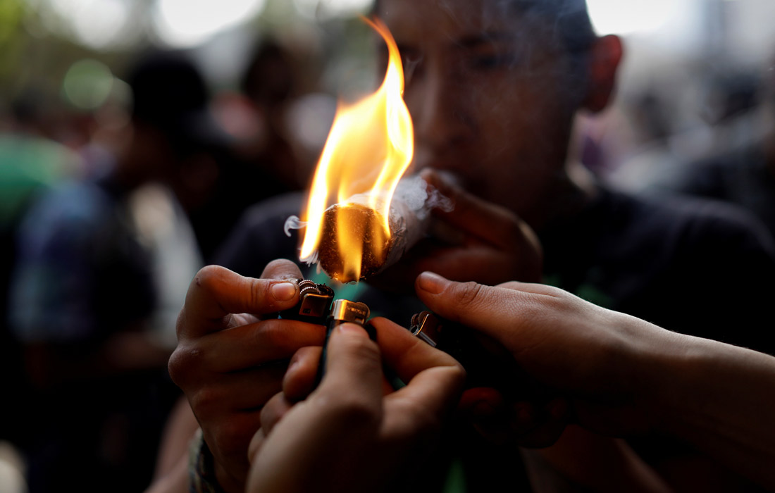 Акция в поддержку общественной инициативы по легализации марихуаны прошла в столице Мексики