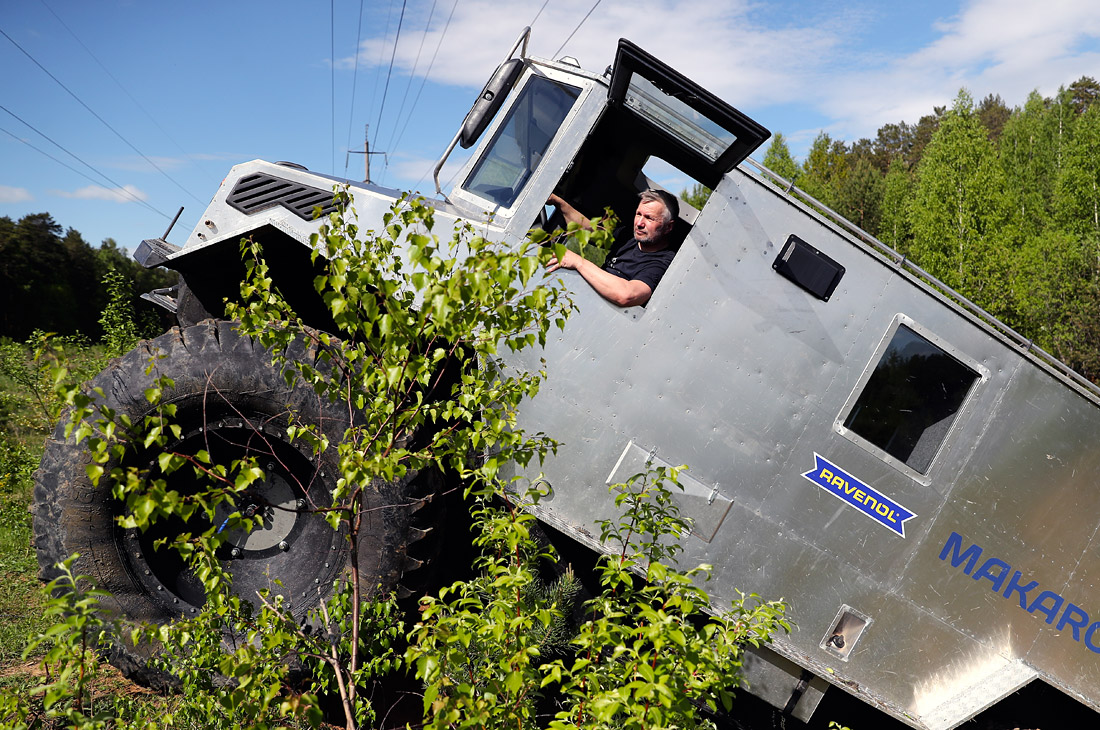 Полевые испытания снегоболотохода "Бурлак" уральской компании "Вездеходы Макарова" в Екатеринбурге