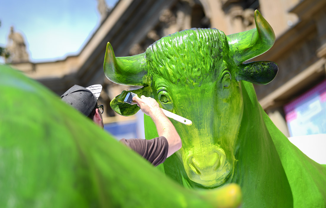 В Германии готовятся к Дню зеленого соуса, который пройдет 6 июня. По этому случаю рестораны и кафе попытаются установить новый мировой рекорд - приготовить более 200 тысяч порций этого блюда.