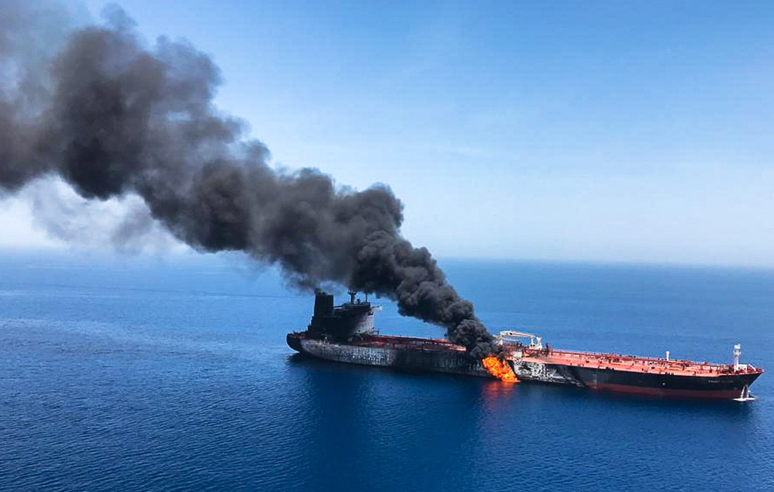 В Оманском заливе был атакован нефтяной танкер Front Altair. ​На борту судна находились 23 моряка, в том числе 11 граждан России и один гражданин Грузии, все они были спасены и доставлены на территорию Ирана.