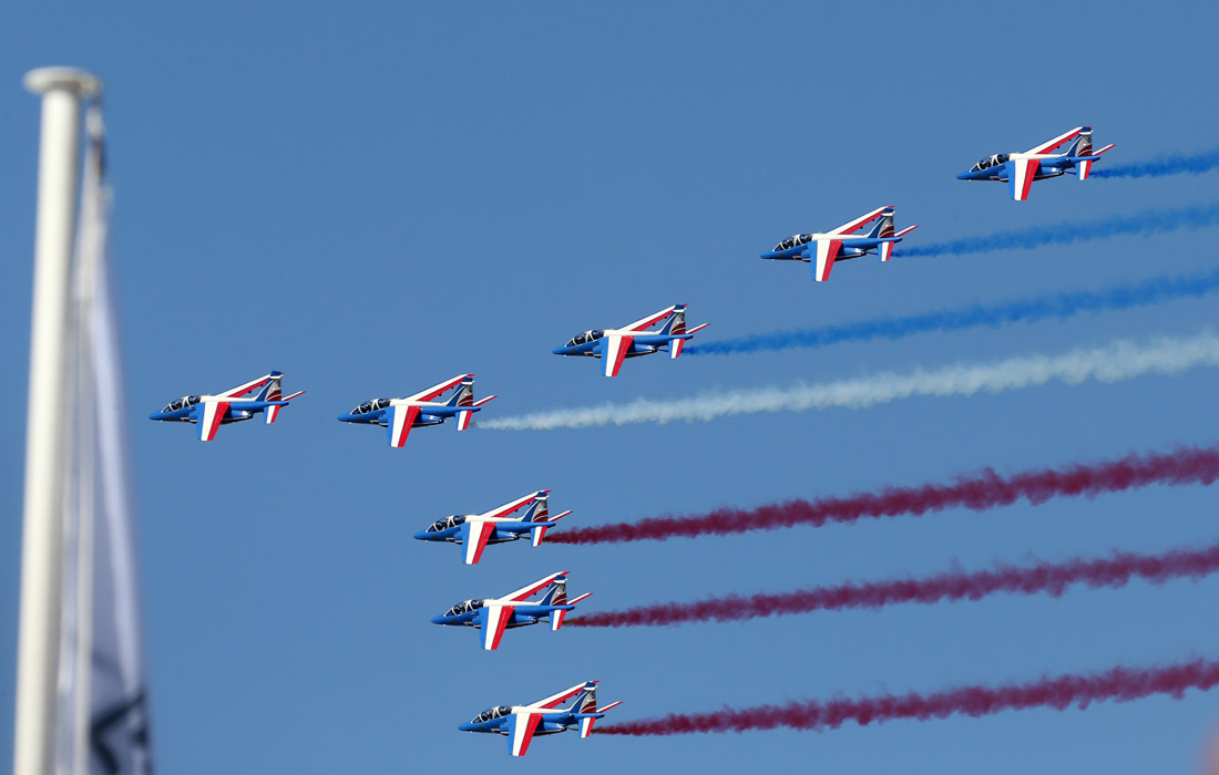 Пилотажная группа "Патруль де Франс" на церемонии открытия авиасалона в Ле Бурже