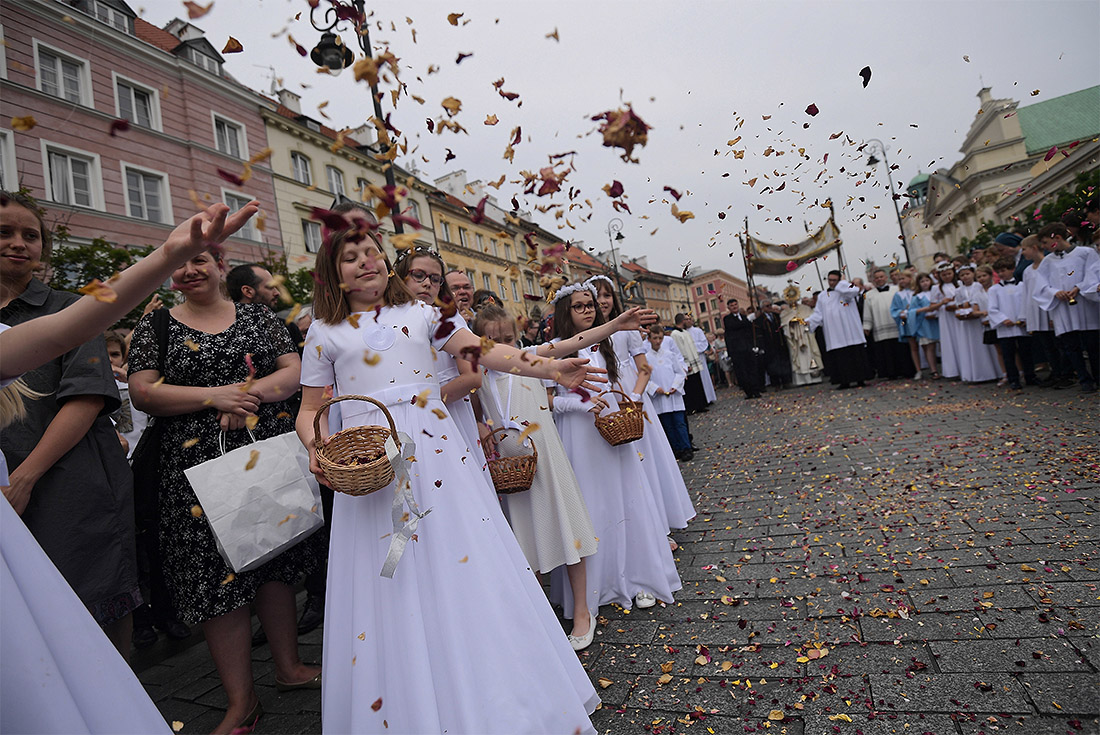 Праздник Тела и Крови Христовых отметили в Варшаве