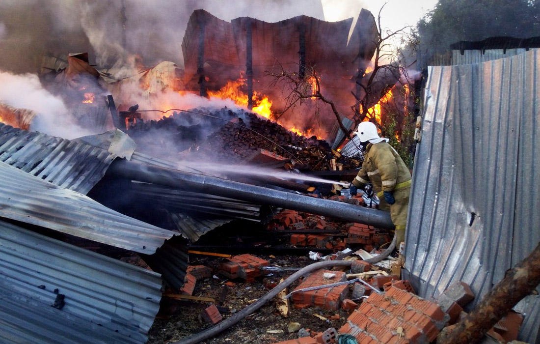 В результате взрыва бытового газа в поселке Боровский под Тюменью погибли 2 человека