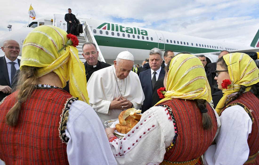 Папа римский Франциск совершил первый в истории визит в Северную Македонию