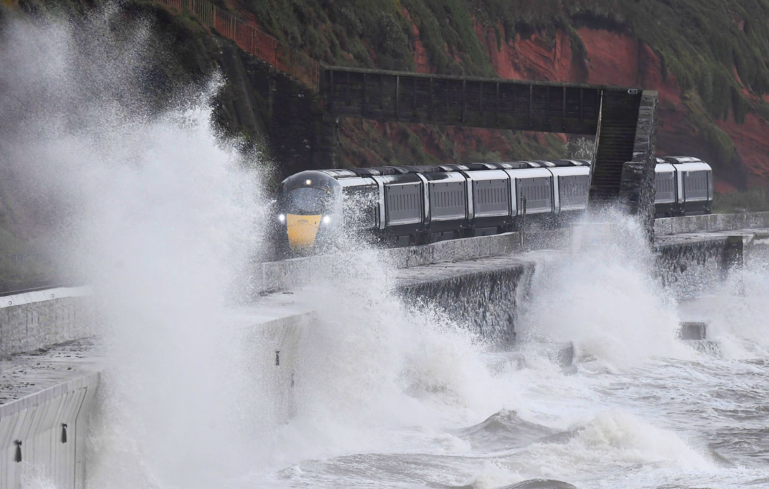 Штормовые волны в британском Даулише