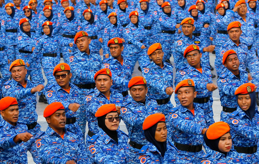 Репетиция марша военнослужащих вооруженных сил Малайзии к празднованию Дня независимости страны