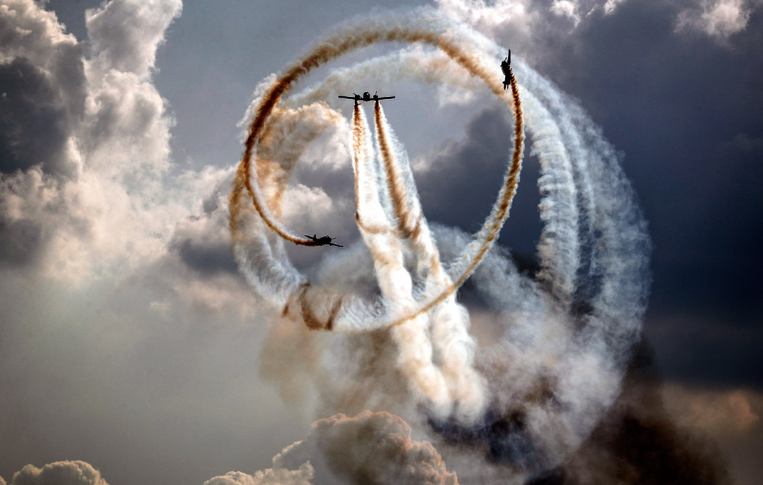 Пилотажная группа "Первый полет" выступает на международном авиационно-космическом салоне МАКС 2019 в Жуковском