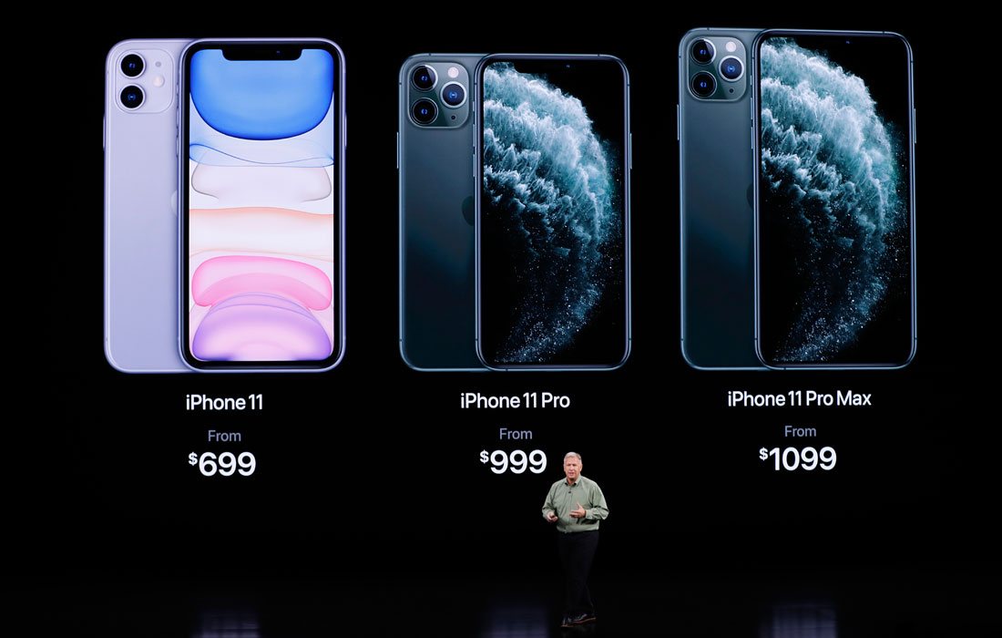iPhone 11 Pro и Pro Max получили новый OLED-экран - Super Retina XDR - с диагональю 5,8 и 6,5 дюймов соответственно. Сами устройства будут работать на четыре и пять часов дольше, чем их предшественники iPhone XS и iPhone XS Max. Обе модели будут доступны в четырех цветах - серебряный, золотой, "темный космос" и зеленый. Стоимость iPhone 11 Pro и iPhone 11 Pro Max начинается от 89990 и 99990 соответственно.