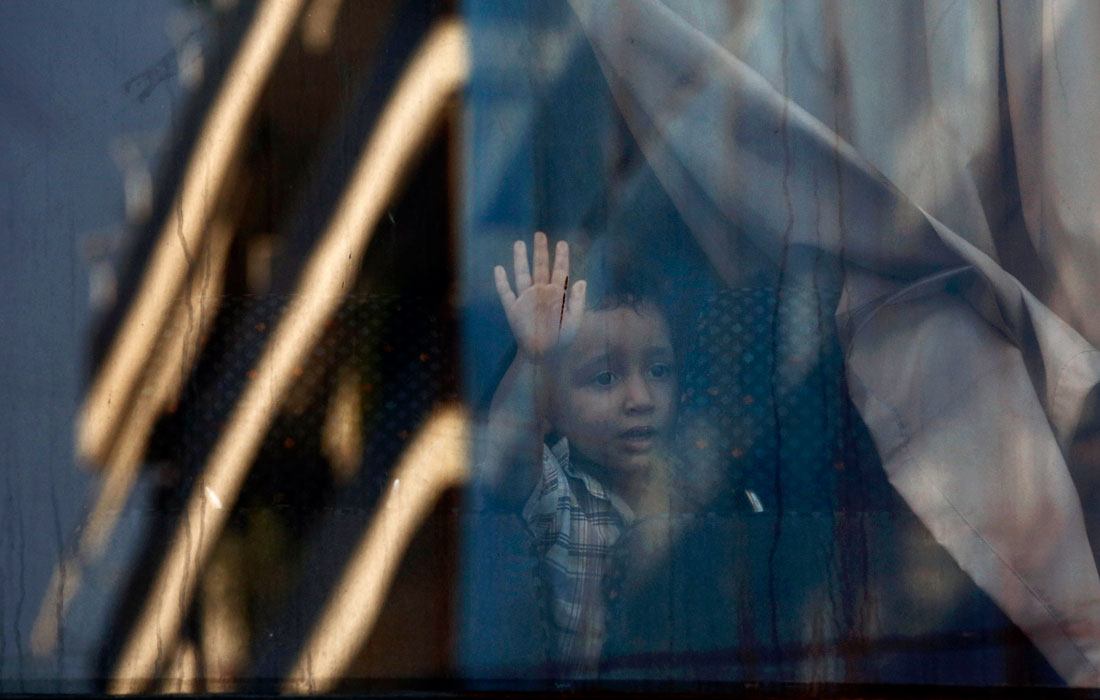 В центральной части Афин прошла полицейская операция по эвакуации зданий, в которых проживают семьи мигрантов