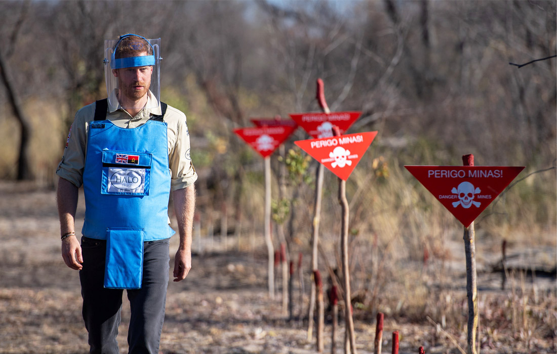 Принц Гарри поддерживает кампанию против производства и использования противопехотных мин, повторяя маршрут матери. 2019 год.