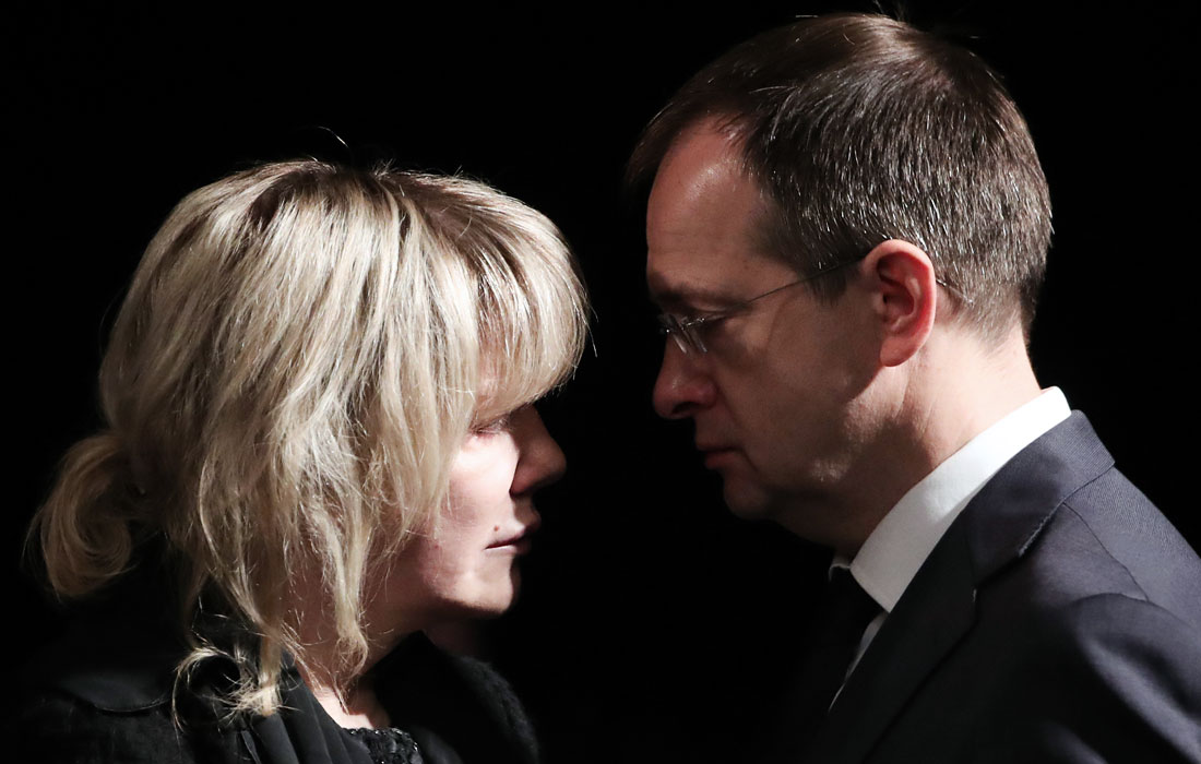 Дочь Марка Захарова актриса Александра Захарова и министр культуры РФ Владимир Мединский