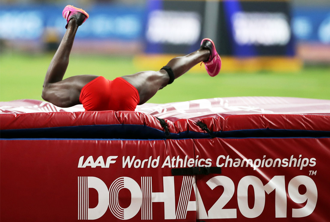 Спортсменка из Буркина-Фасо Марте Коала во время соревнований по легкой атлетике в Дохе