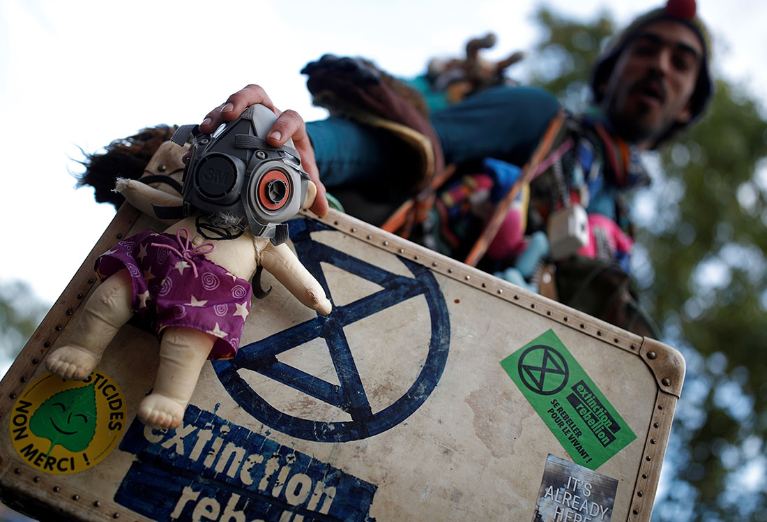 Французские активисты заняли в Париже площадь Шатле