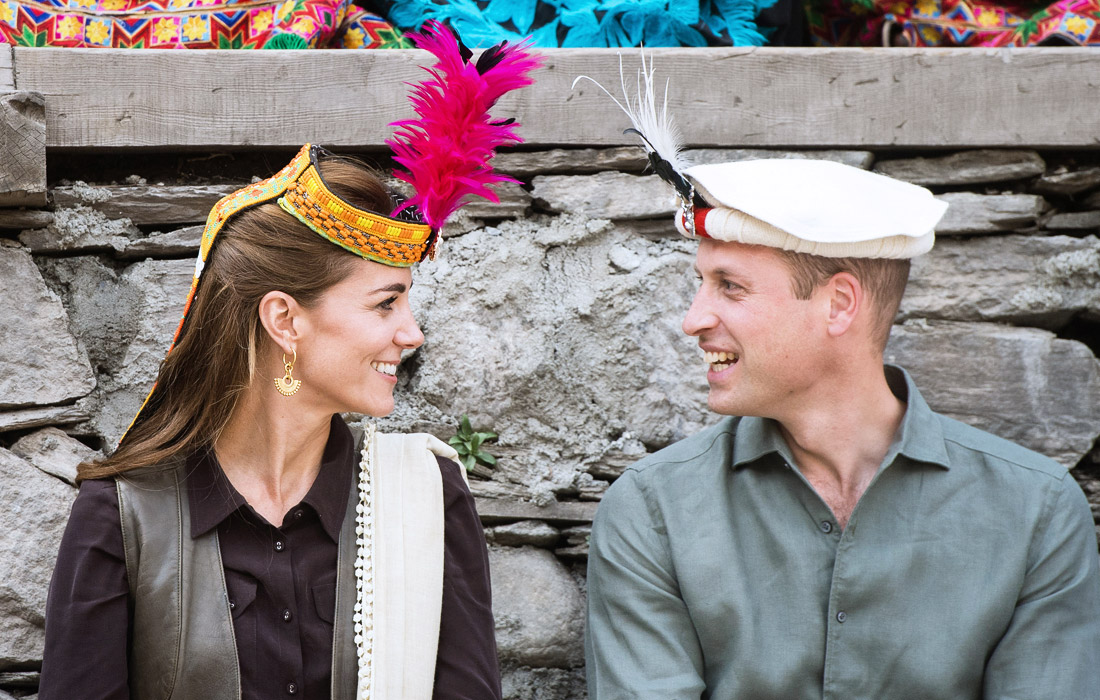 Герцог и герцогиня Кембриджские познакомились с обычаями народа Калаши, обитающего в горах Гиндукуша, в рамках официального визита в Пакистан