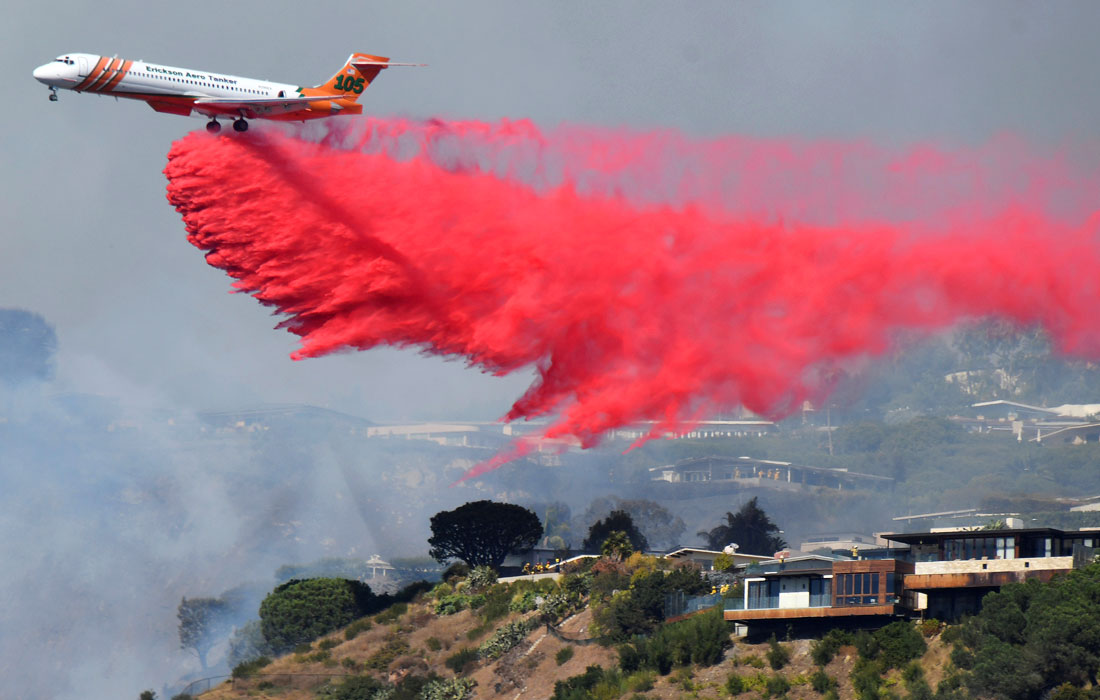 В Калифорнии лесные пожары добрались до домов Pacific Palisades в Лос-Анджелесе