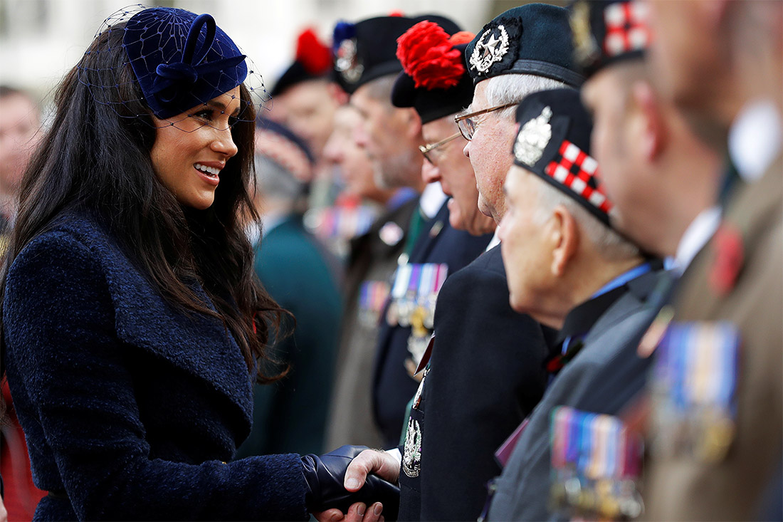 Члены английской королевской семьи посетили Поле Памяти в Вестминстерском аббатстве, где вместе с ветеранами почтили память павших в Первой мировой войне