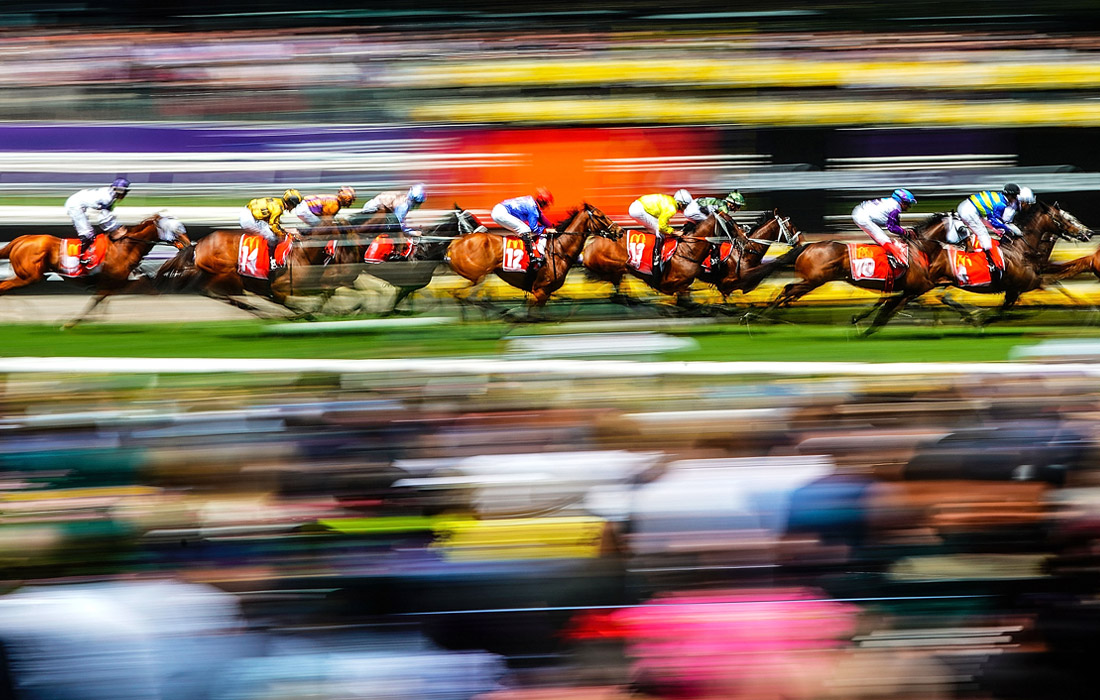 Скачки на ипподроме Флемингтон Парк в пригороде Мельбурна