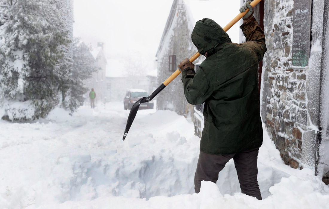 На север Испании обрушился мощный снегопад