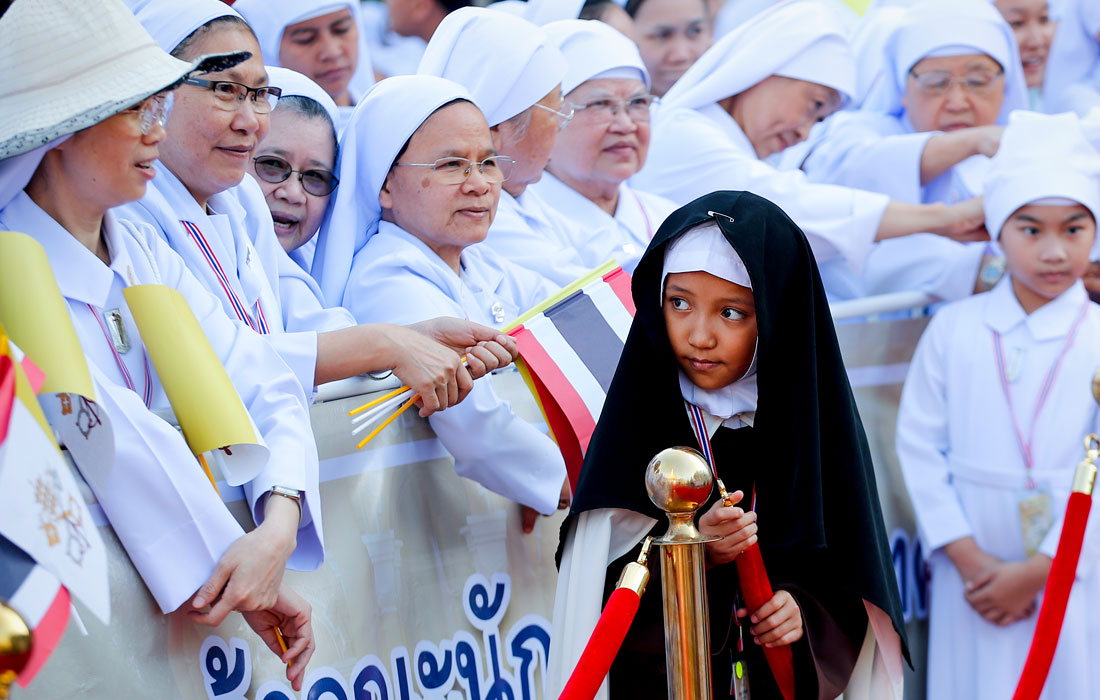 Папа Римский Франциск прибыл с апостольским визитом в Бангкок. Он стал первым понтификом, посетившим Таиланд за почти четыре десятилетия после Иоанна Павла II в 1984 году.
