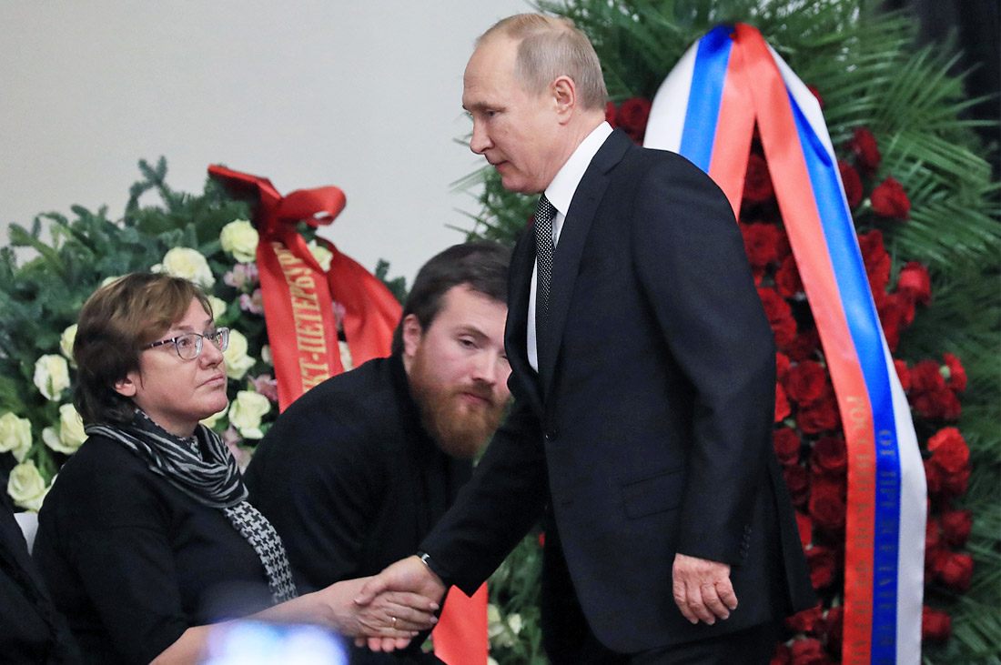 Владимир Путин во время церемонии прощания