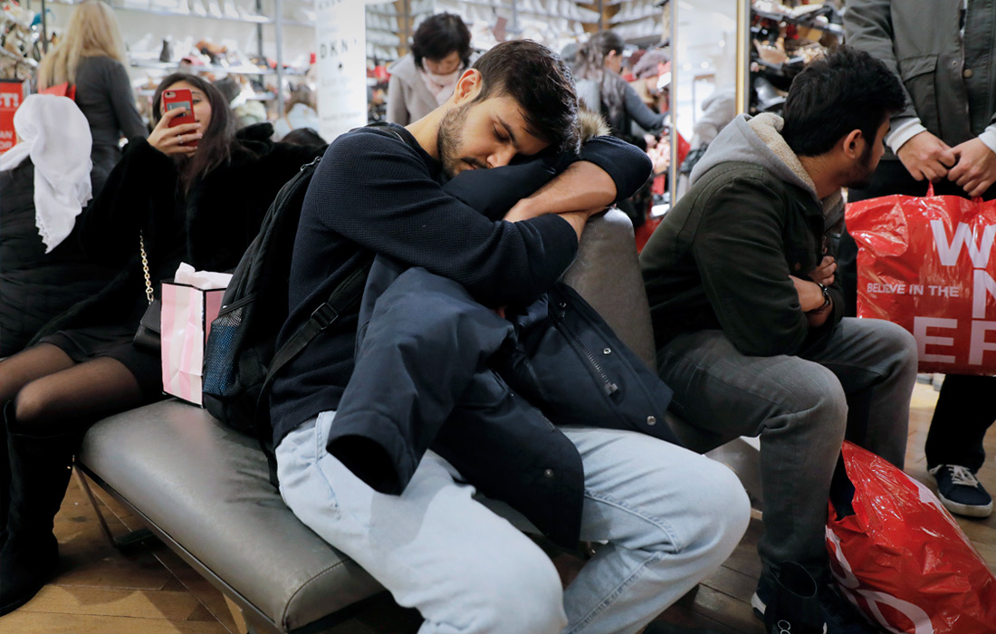 После шопинга в одном из магазинов Манхэттена