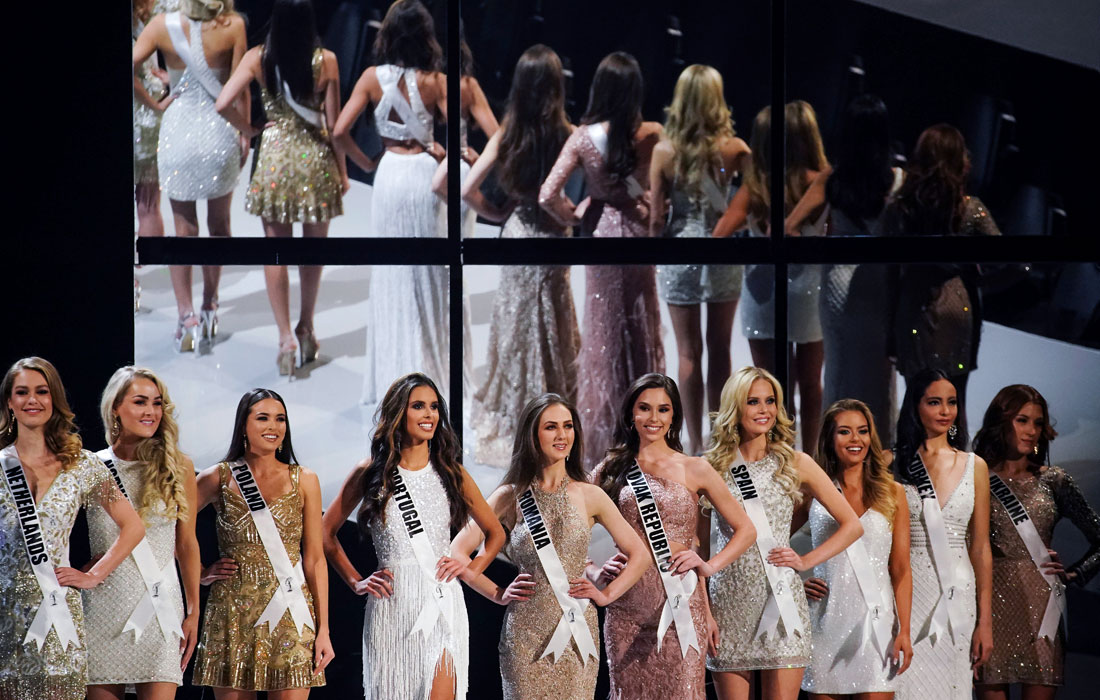 Участницы конкурса "Мисс Вселенная" в студии Tyler Perry в Атланте