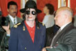 Юрий Лужков принимает Майкла Джексона в столичной мэрии. 1996 год.