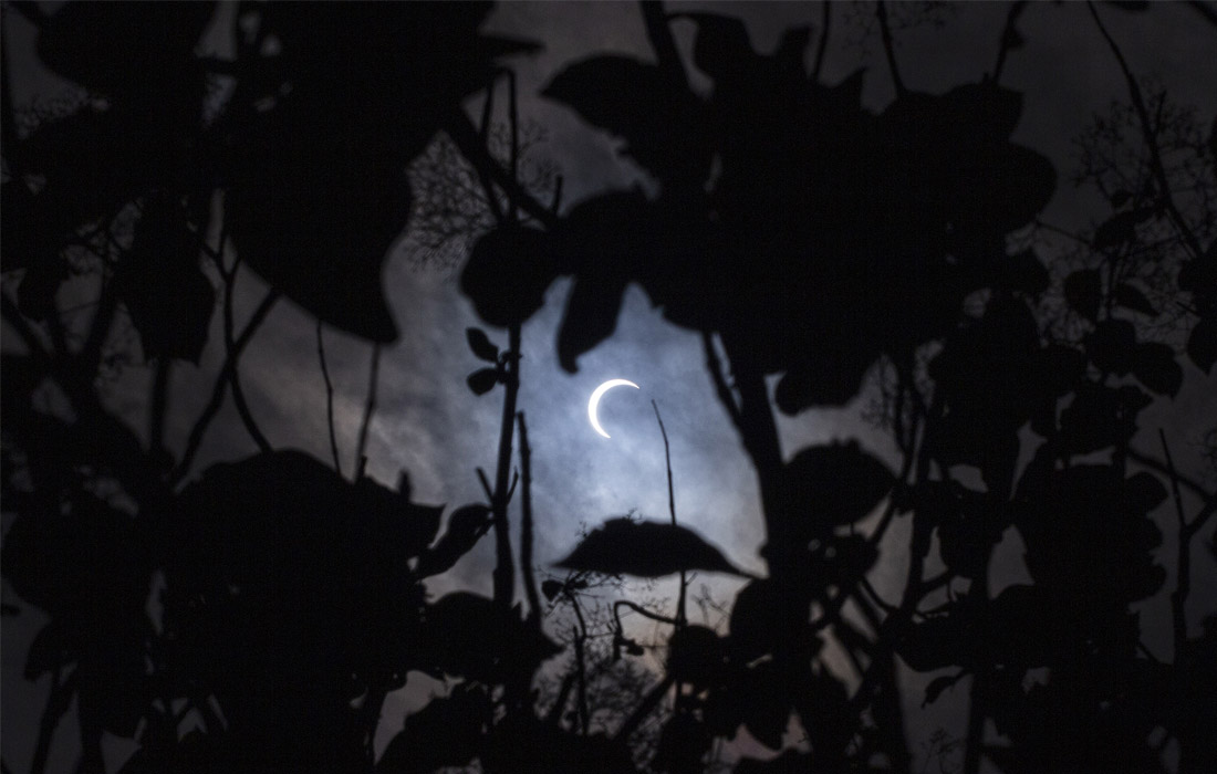 Частичное солнечное затмение в Индонезии